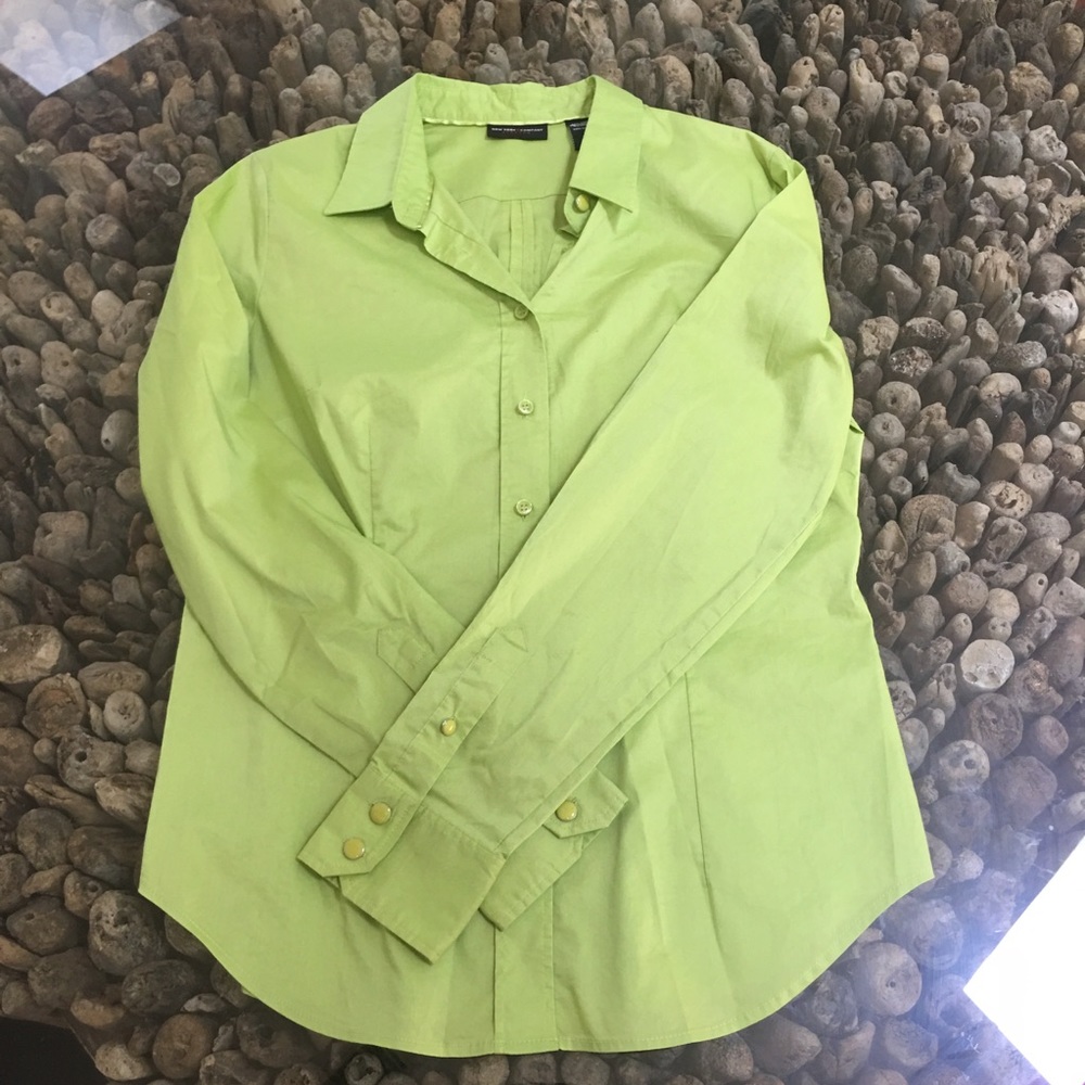💙NY & Co stretch blouse.